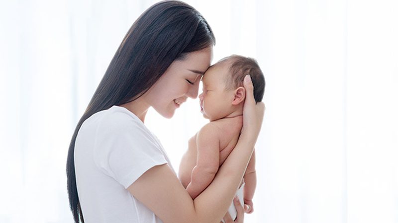 选择消毒剂时，家长应关注以下几点：