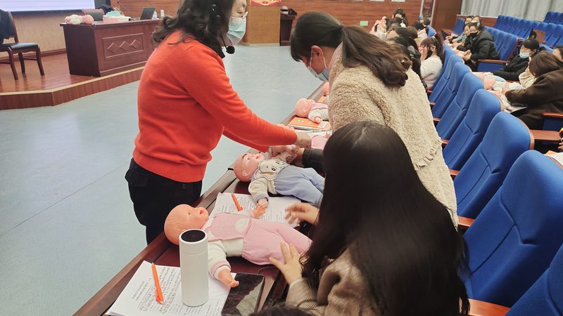揭秘杭州育婴师培训学校：如何选择适合自己的摇篮