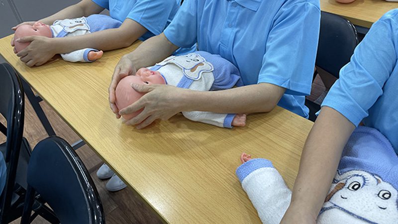 广州宝宝游泳馆泳池材质大揭秘：安全与舒适的平衡之道